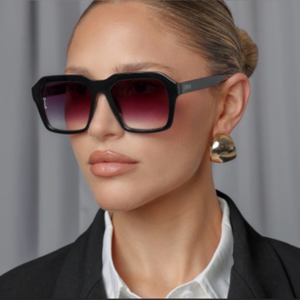 Otra Lennox Black/Smoke Fade Gradient Lenses Sunglasses O/S NWT comes with case